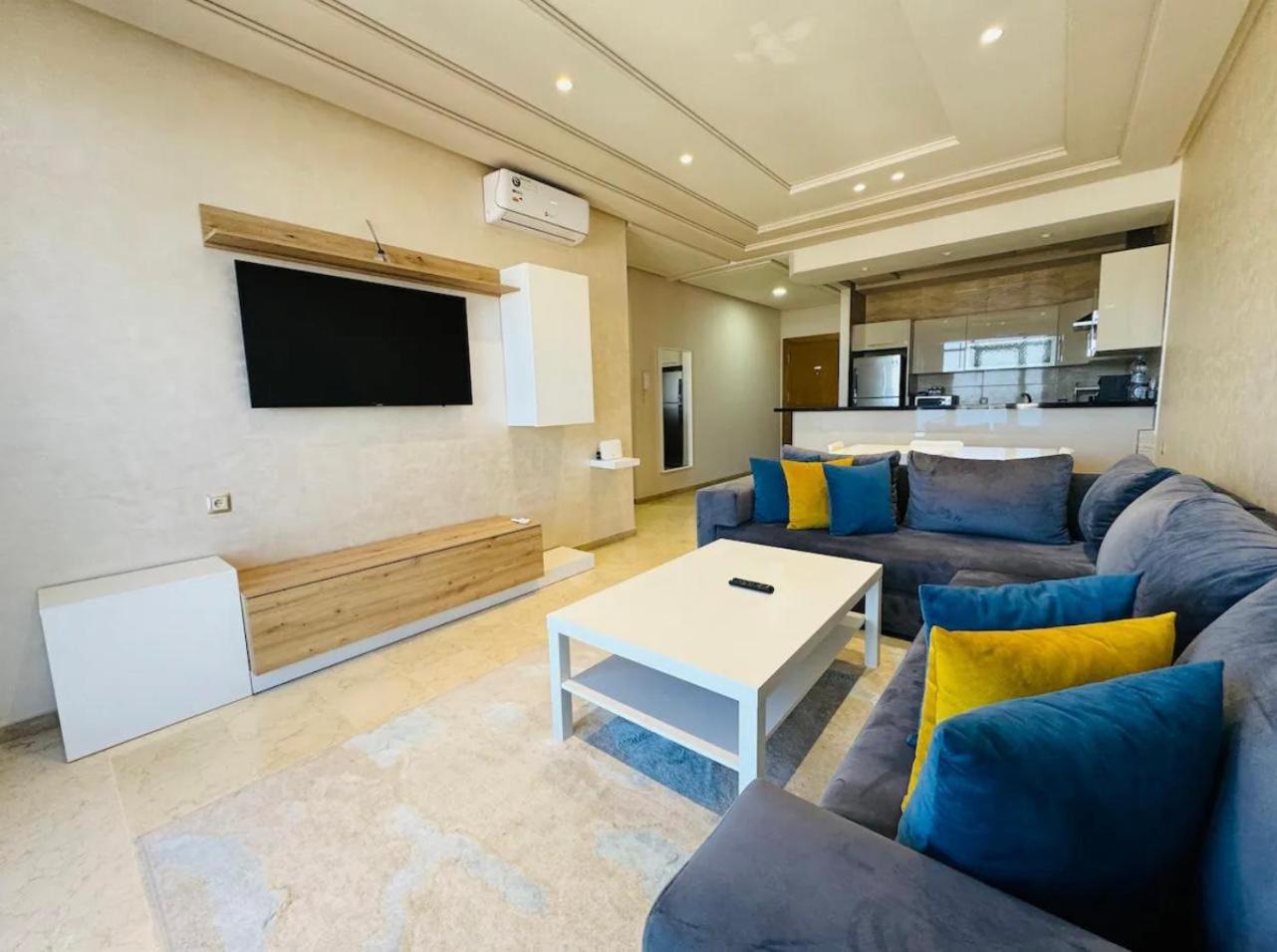 Seafront 2 Bedrooms Flat Tangier Bagian luar foto