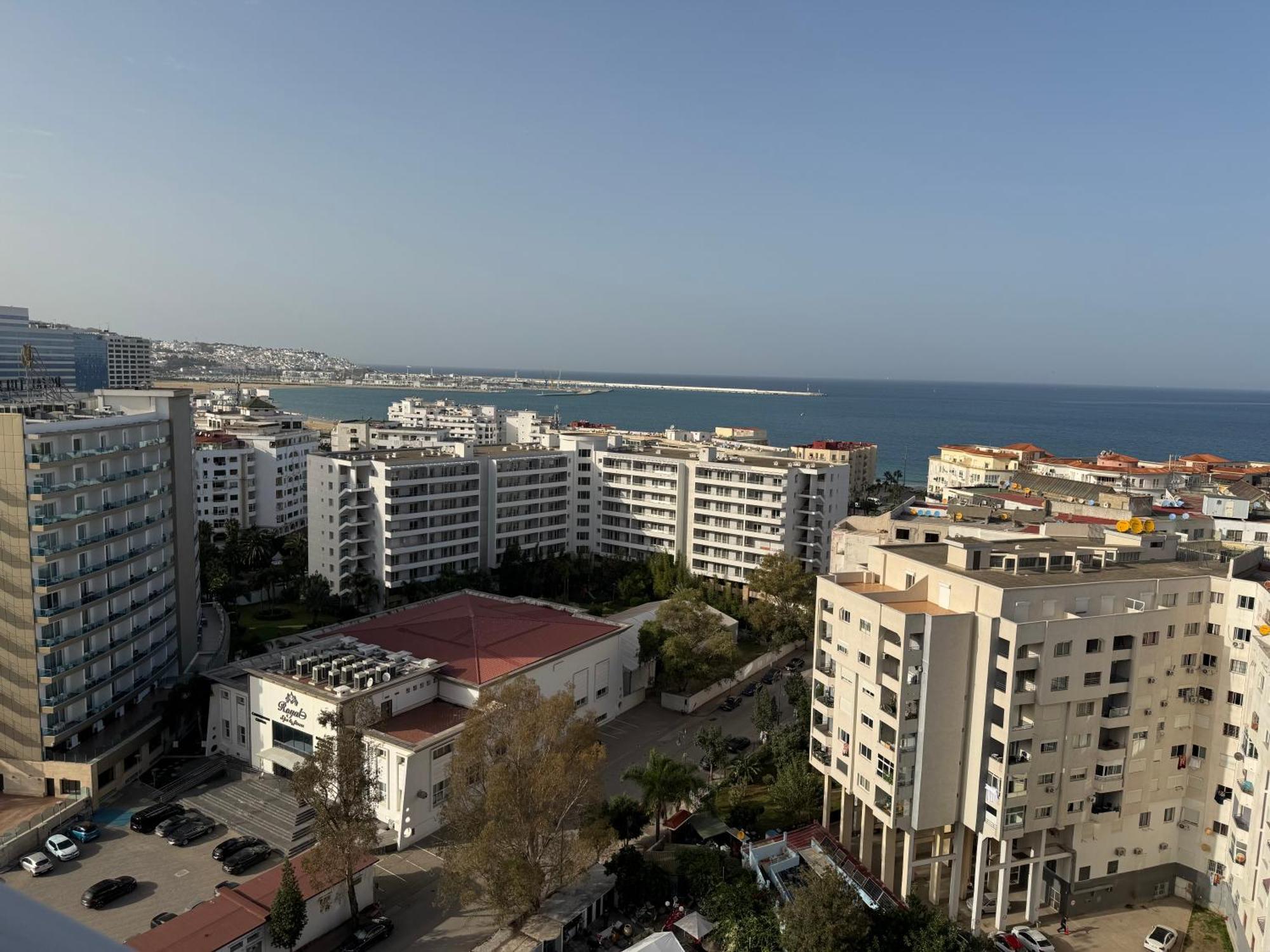 Seafront 2 Bedrooms Flat Tangier Bagian luar foto